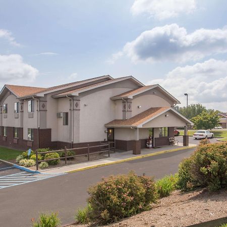 Super 8 By Wyndham Christiansburg/Blacksburg Area Exterior photo