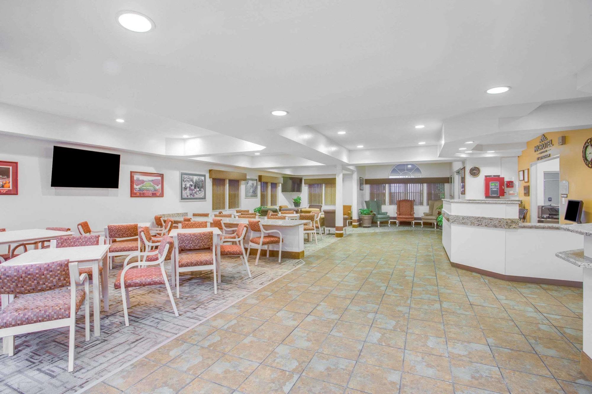 Super 8 By Wyndham Christiansburg/Blacksburg Area Exterior photo